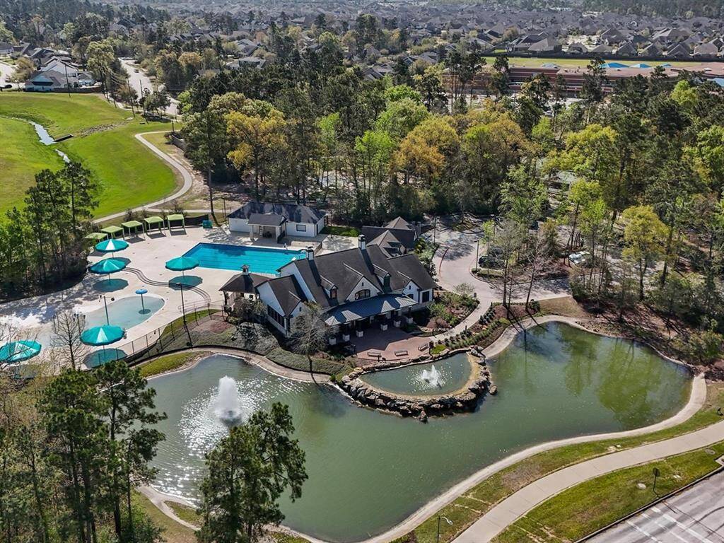 One of the two neighborhood amenity centers.