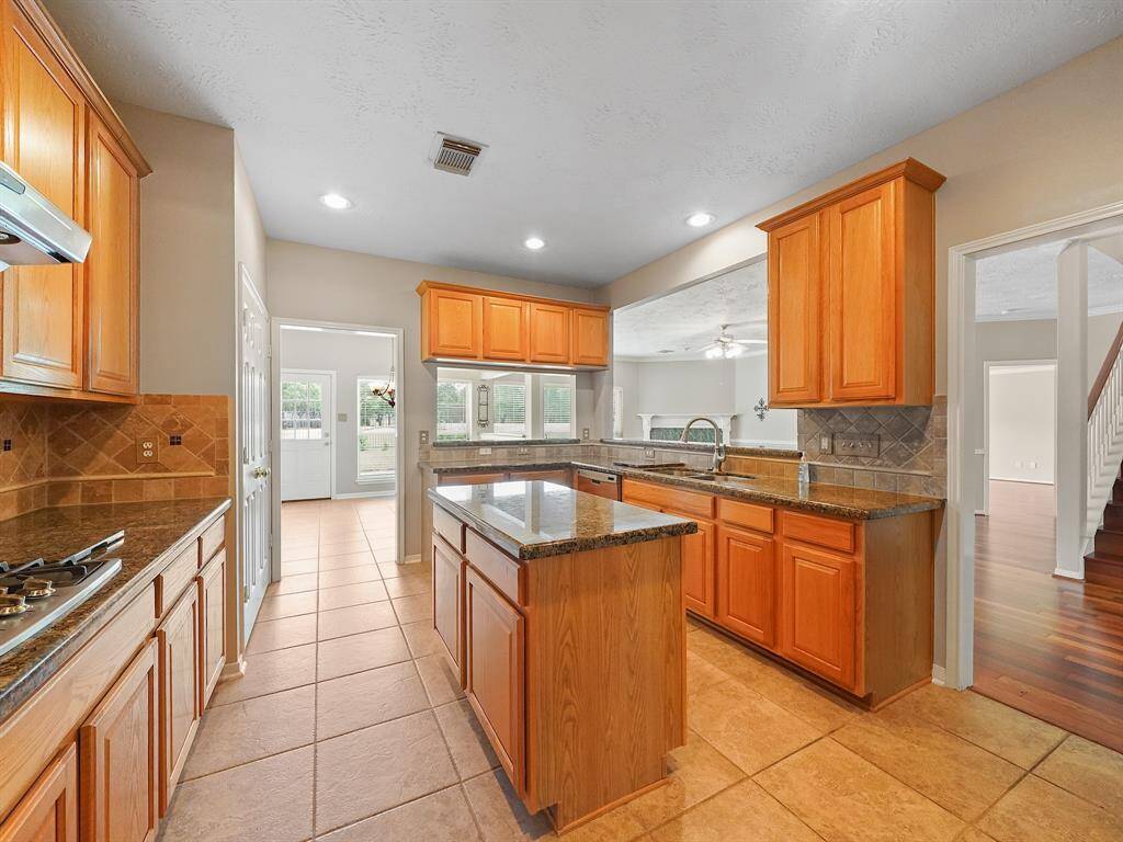 Plenty of countertop and storage space in this kitchen.