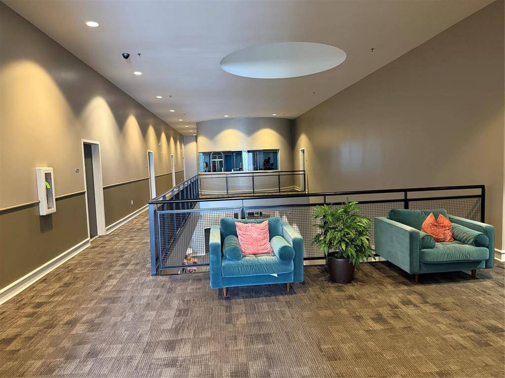 4th floor common area