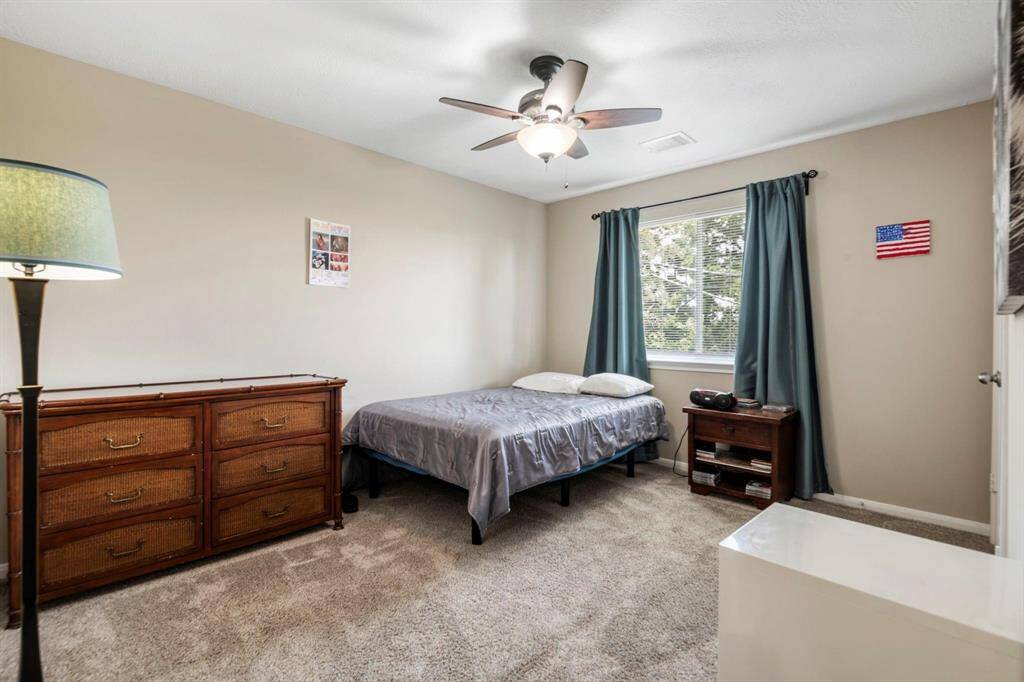 Secondary bedroom - upstairs
