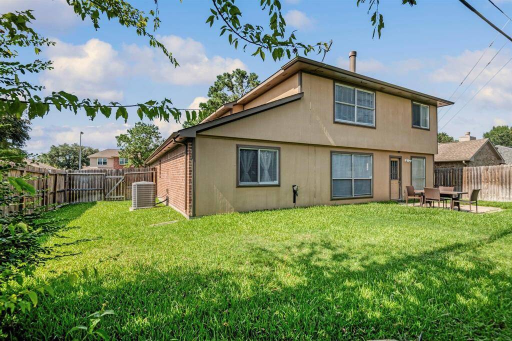 Back of home, lots of greenspace