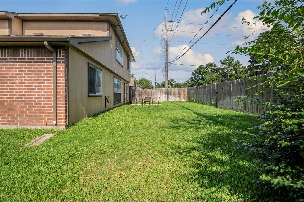 Back of home, lots of greenspace