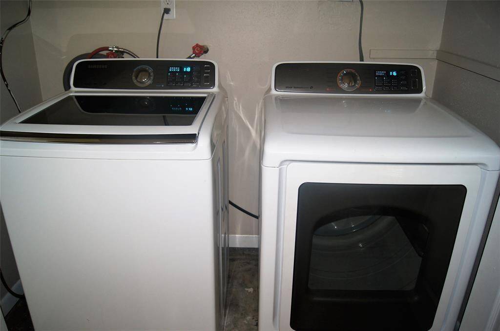 WASHER & DRYER INCLUDED
