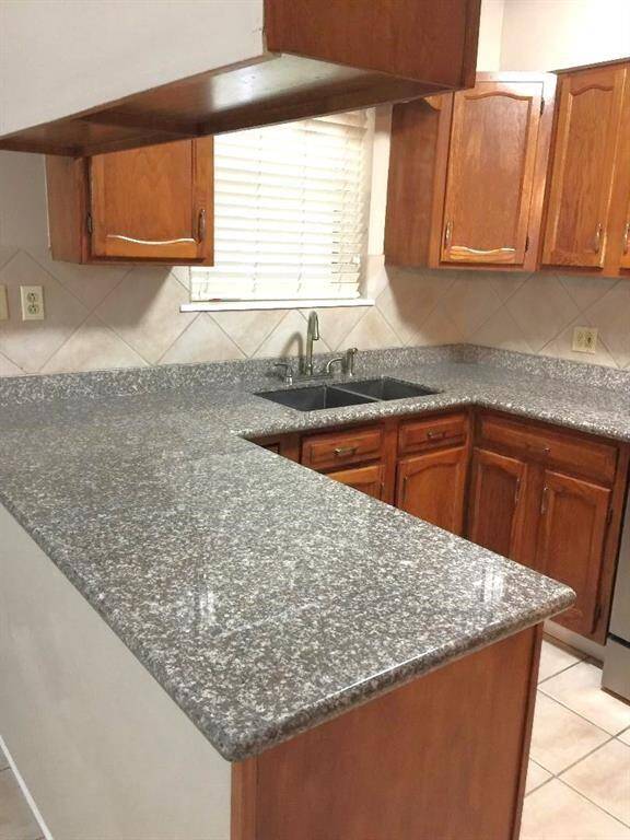 GRANITE COUNTER TOPS
