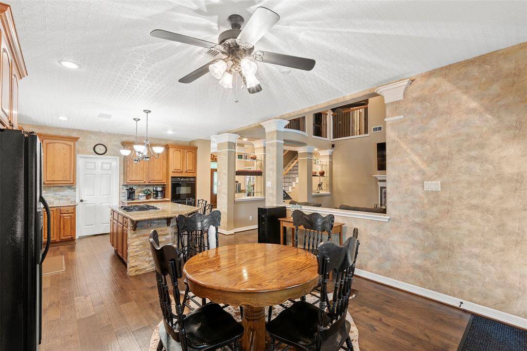 Another angle of  inviting kitchen/breakfast room.