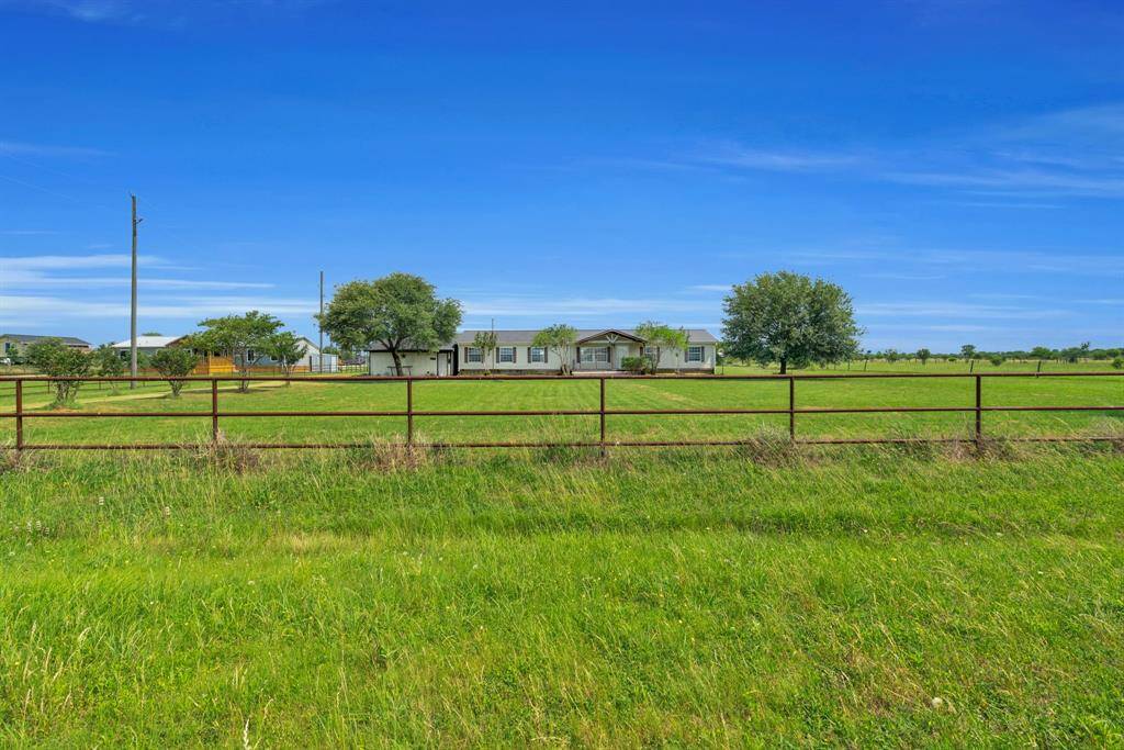 Welcome Home! 37038 Bell Rd.,Waller, TX 77484