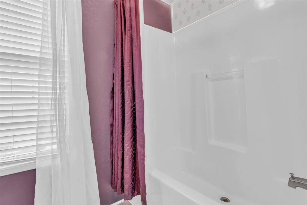 Secondary Bathroom! 37038 Bell Rd.,Waller, TX 77484