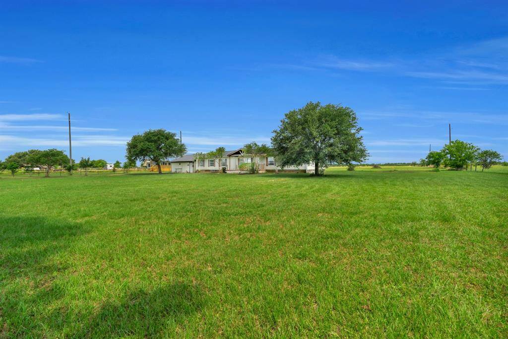 Welcome Home! 37038 Bell Rd.,Waller, TX 77484