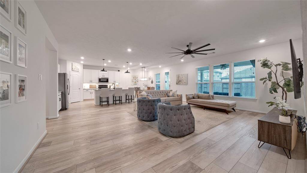 Great space for entertaining.
