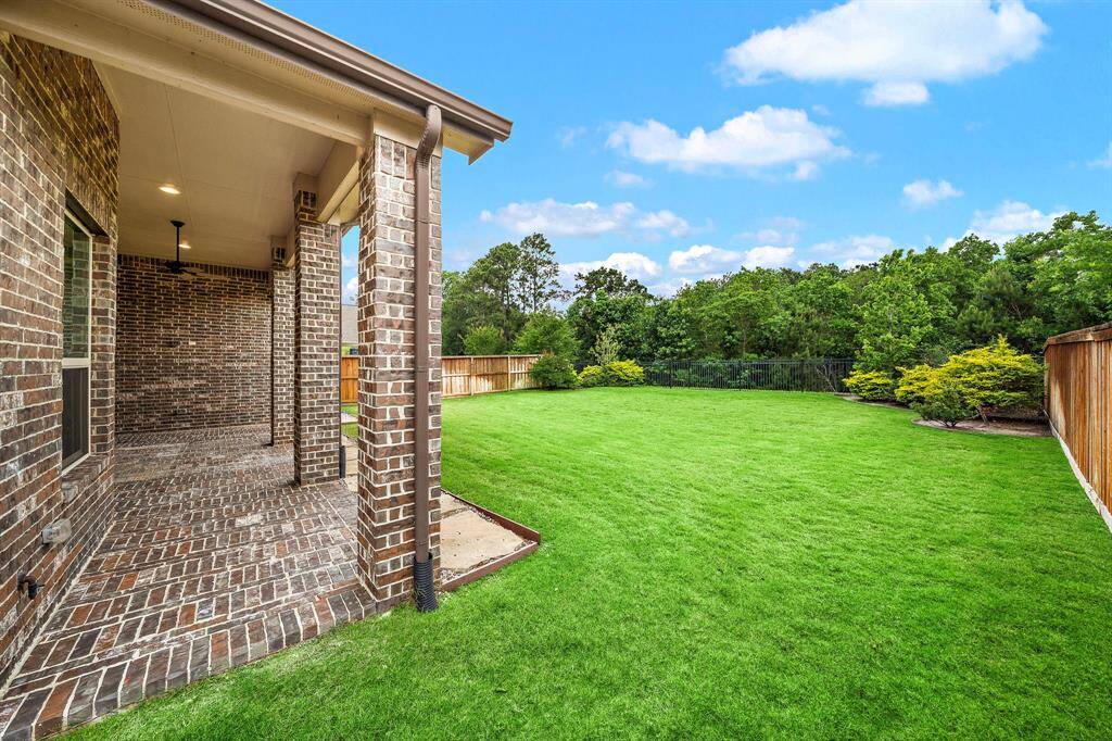 Large backyard that backs up to a greenspace with no back neighbors!