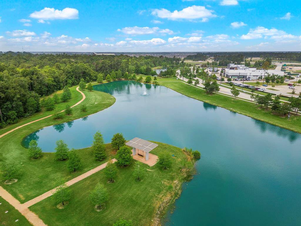 Gorgeous stocked ponds all over the neighborhood
