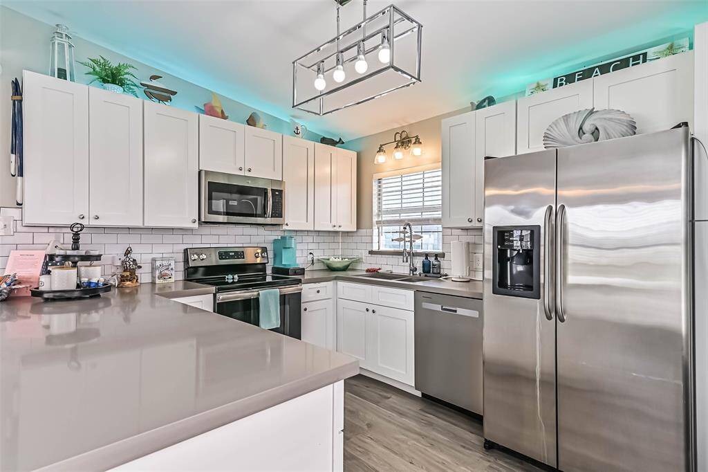 Roomy updated kitchen