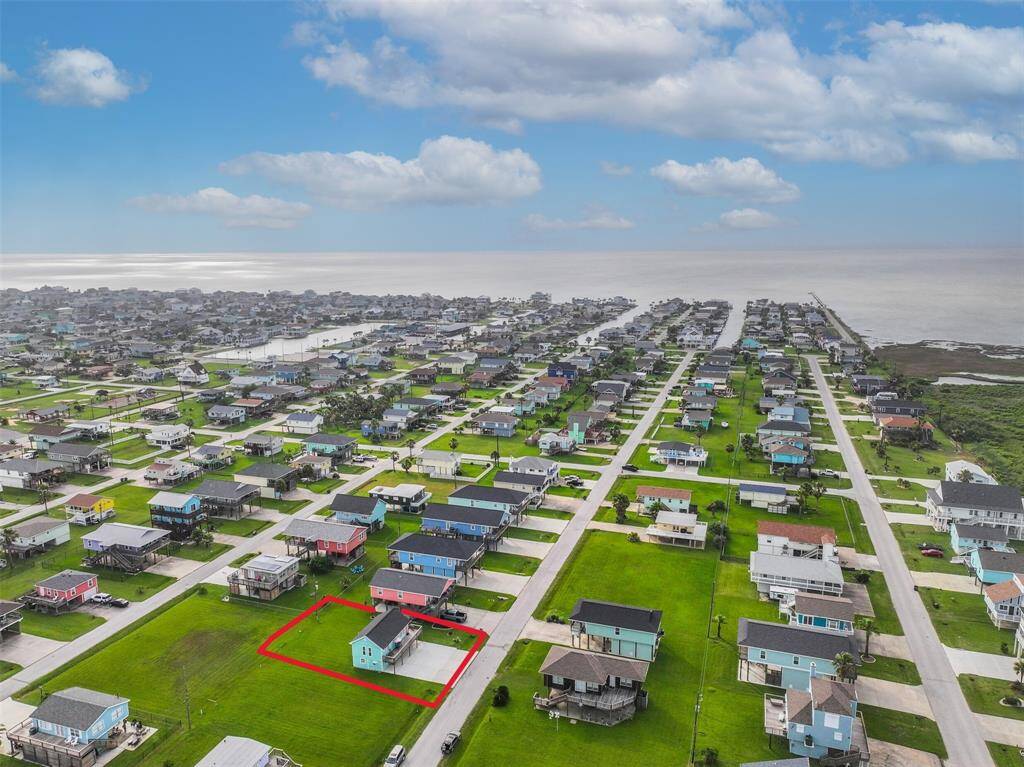 Bay, fishing pier, marina, restaurants, boat ramp, bird sanctuary, fire station, picnic pavilion, pool, tennis courts, and playground are all located within this picture