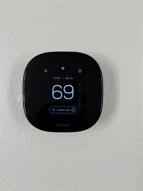 Smart Home Ameenities, Ecobee Digital thermostat integrated with Ecobee camera doorbell