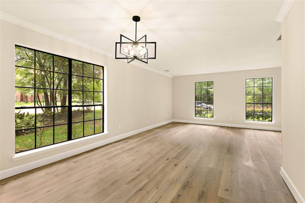 Plenty of windows to bring the outdoors in.