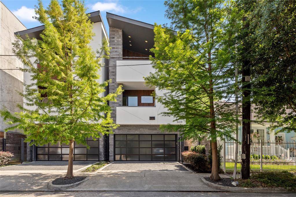 Welcome to 509 W Drew Street! A beautiful home, in the heart of Montrose.