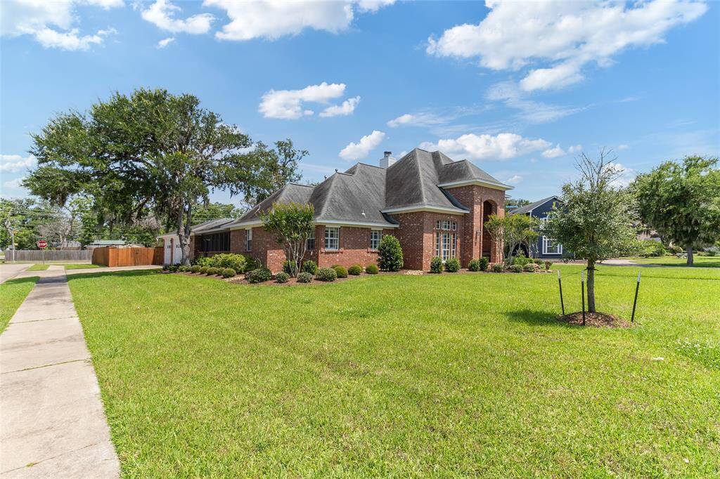 This 4 Bedroom, 3 Full/1 Half Bath property boasts meticulously maintained landscaping & a fresh exterior paint update completed in 2024—adding to its vibrant curb appeal & classic brick charm.