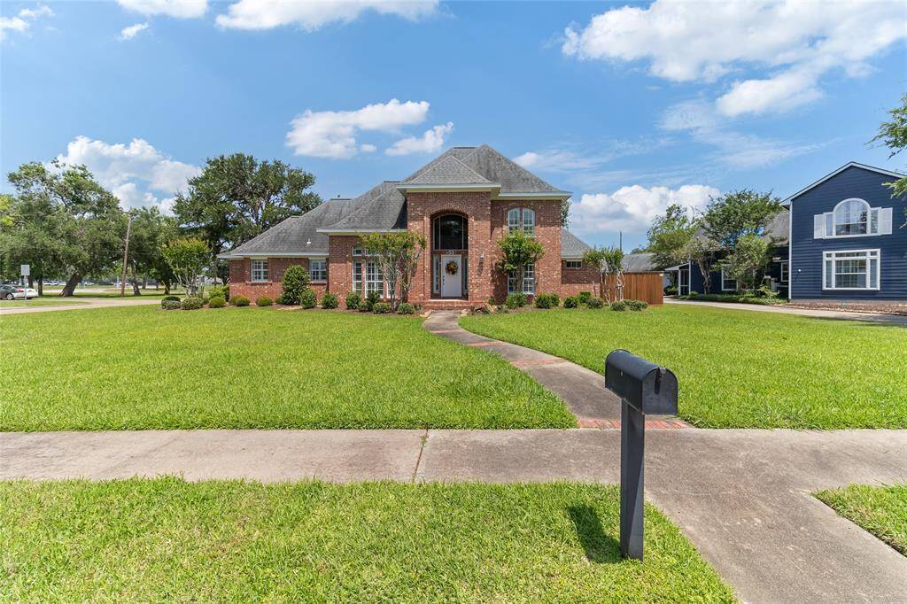A lasting impression of timeless curb appeal and evident pride of ownership, this beautifully maintained brick home on a spacious corner lot offers the perfect balance of elegance, comfort, and convenience. Contact your agent today to schedule a private tour!
