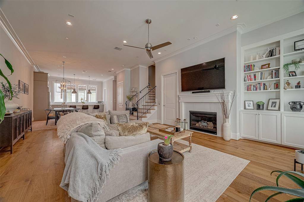 Welcome to 5213 Feagan Unit H! Located in the prestigious Caceres gated community.