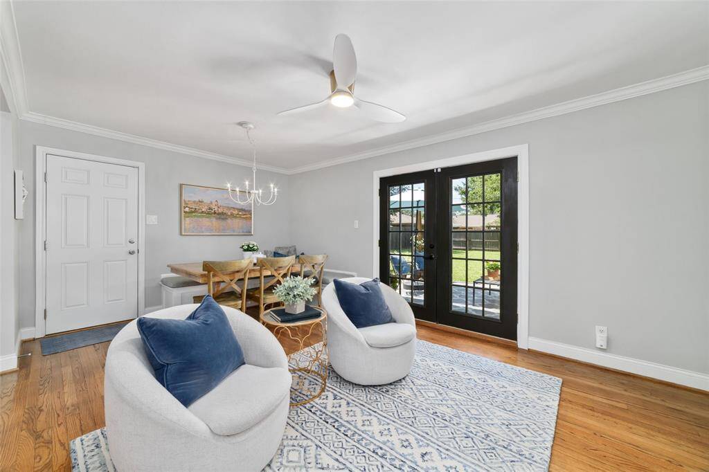 Need a second lounge area, reading spot, or kid zone? This flex space adapts to your lifestyle and brings major comfort with minimal effort.