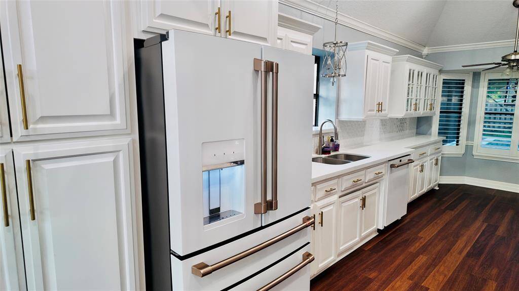 Cafe appliances in kitchen(2021)