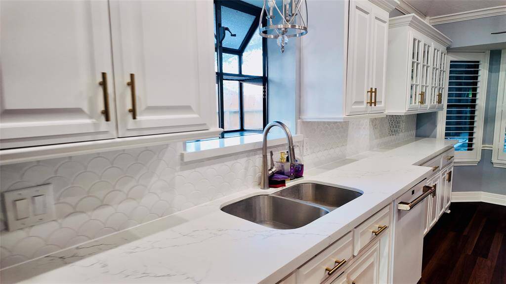 Cafe appliances in kitchen (2021)