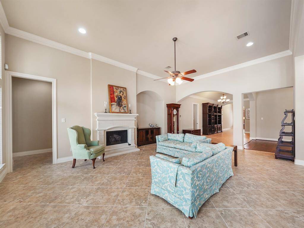 Absolutely gorgeous space!