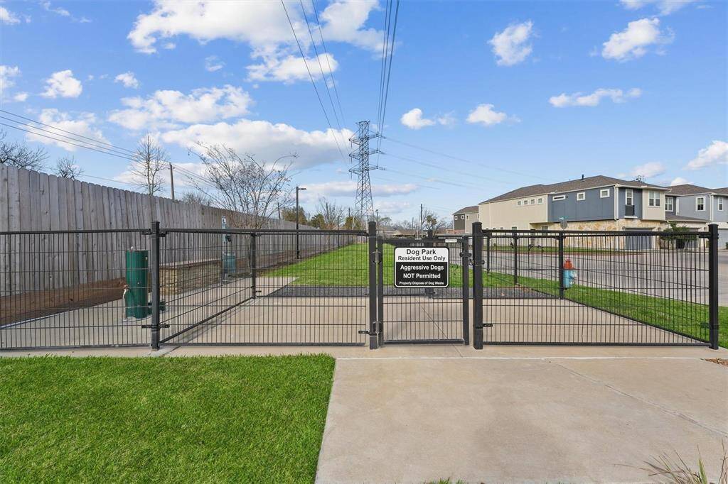 This dog park is just down the street so you can conveniently let your dogs run around.