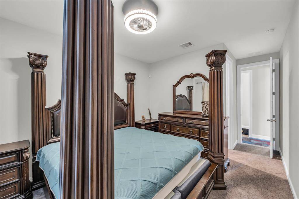 1st floor mother-in-law suite with an en-suite bathroom