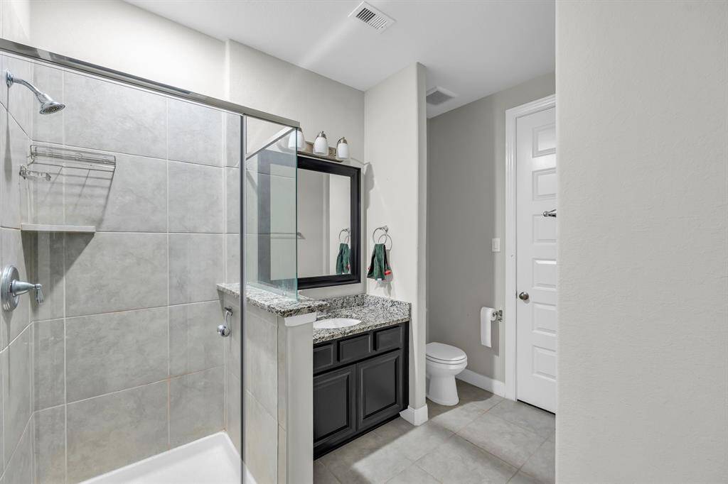 1st floor mother-in-law suite with an en-suite bathroom