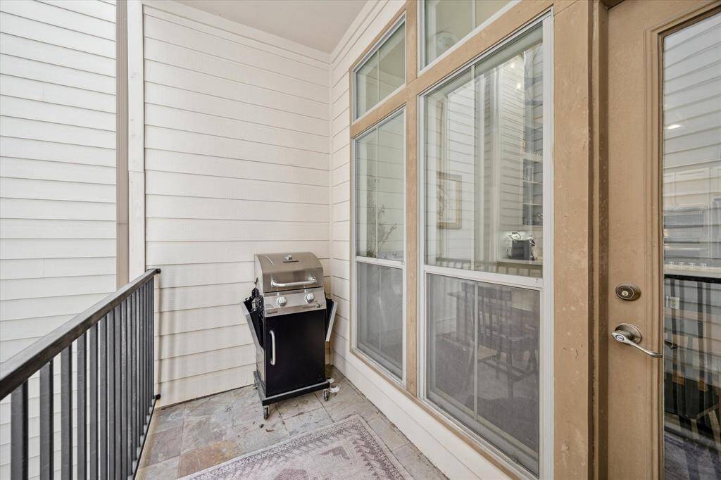 Balcony located off kitchen.