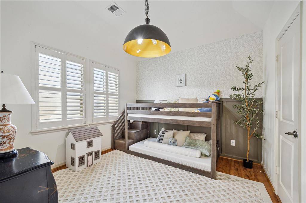 Secondary Bedroom.