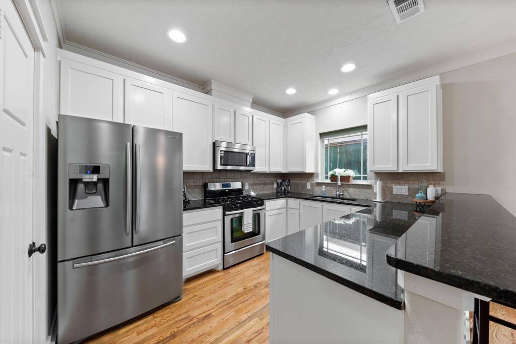 Beautiful kitchen, newly painted in SW Alabaster.