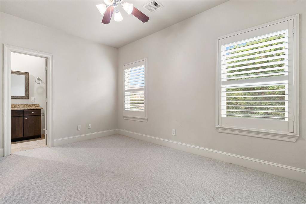 All bedrooms are on 2nd floor - fabulous for having children. The 2 guest rooms share a Jack-n-Jill bathroom.