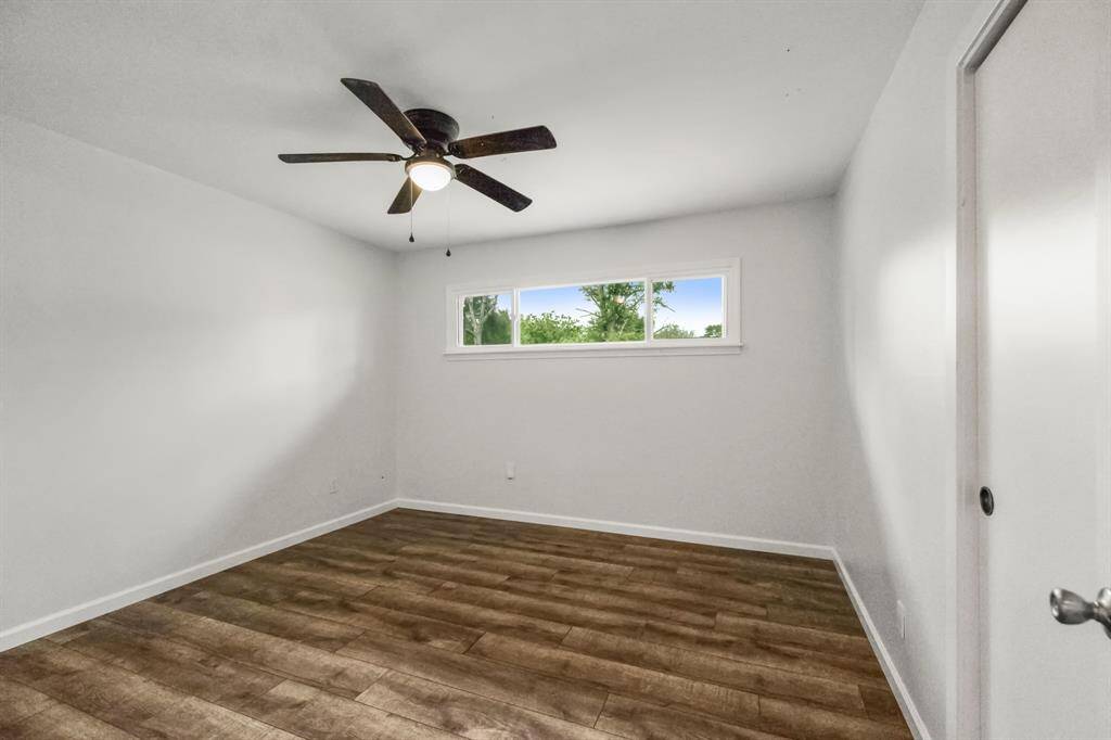 Secondary bedroom