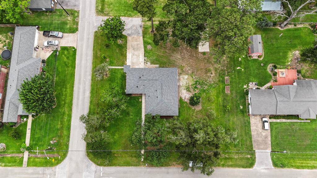 Large corner lot