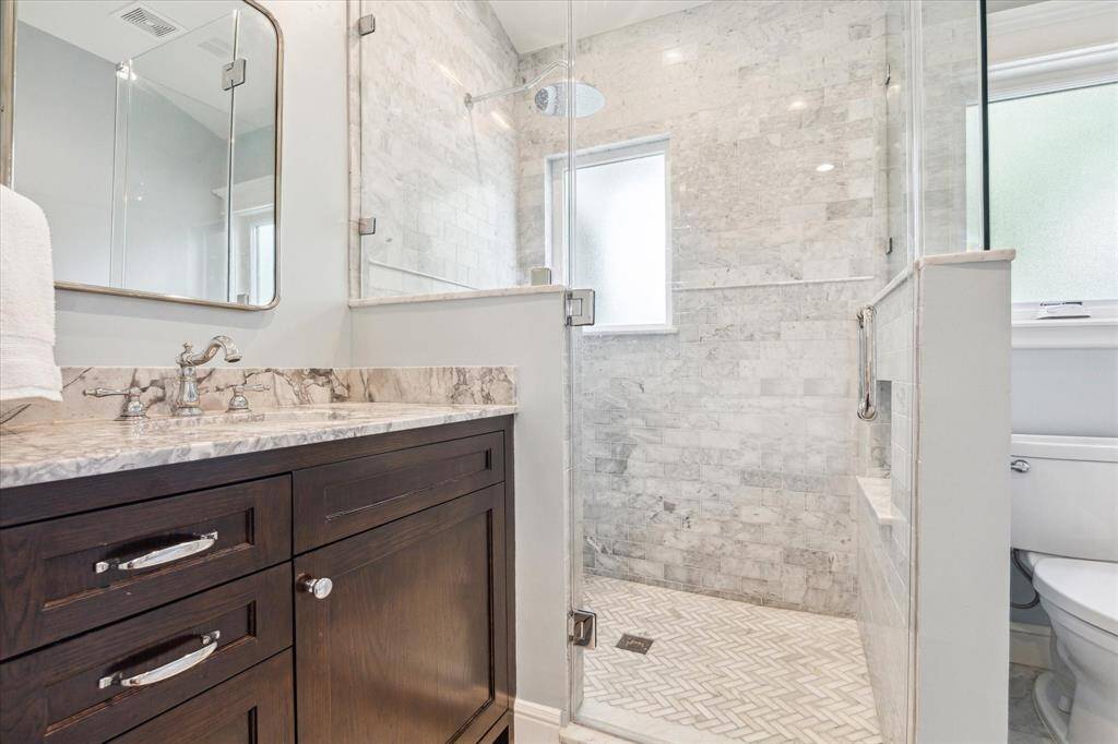 En-suite bathroom
