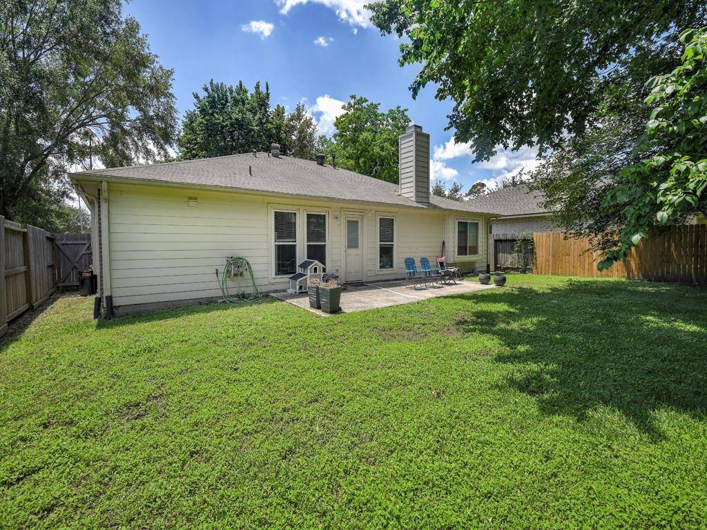 Spacious backyard