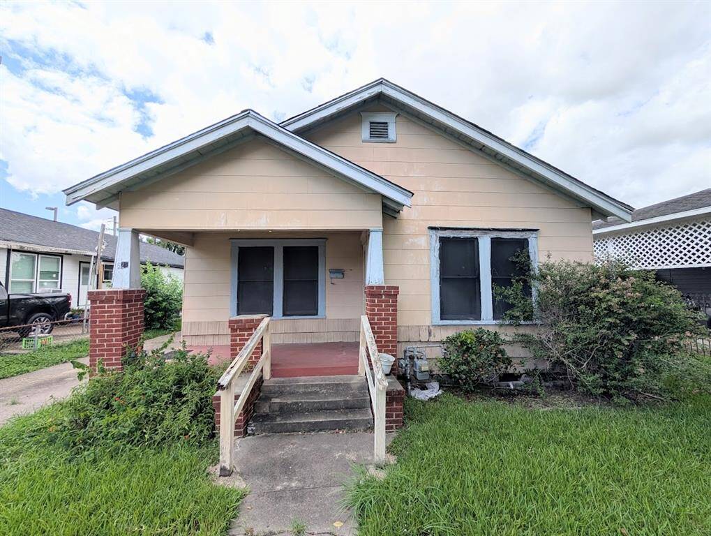 Great fixer upper opportunity / Para RemodelarMuy buen oportunidad para renovar