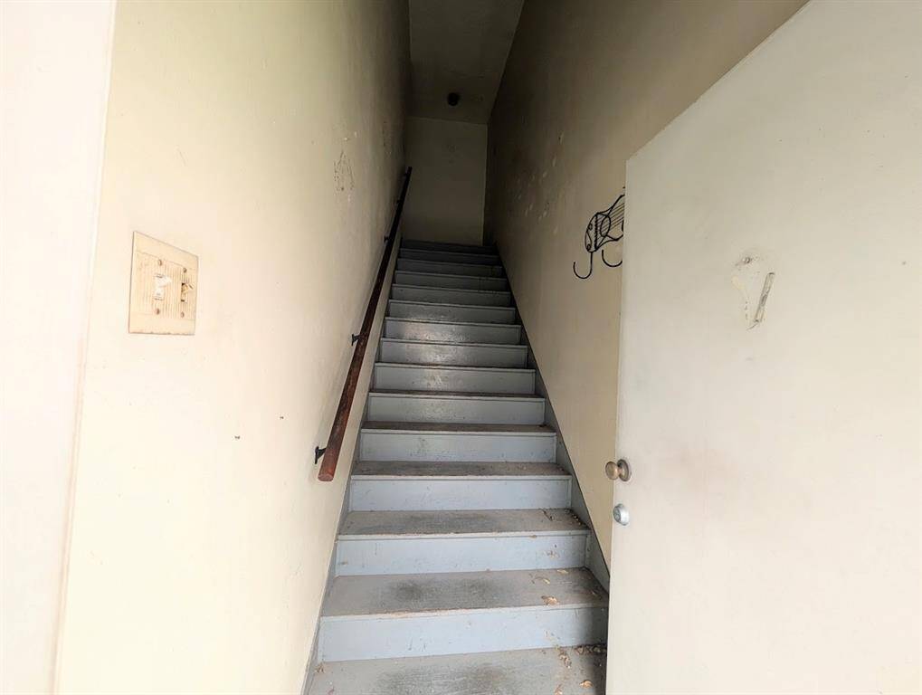 Stairs to garage apartment