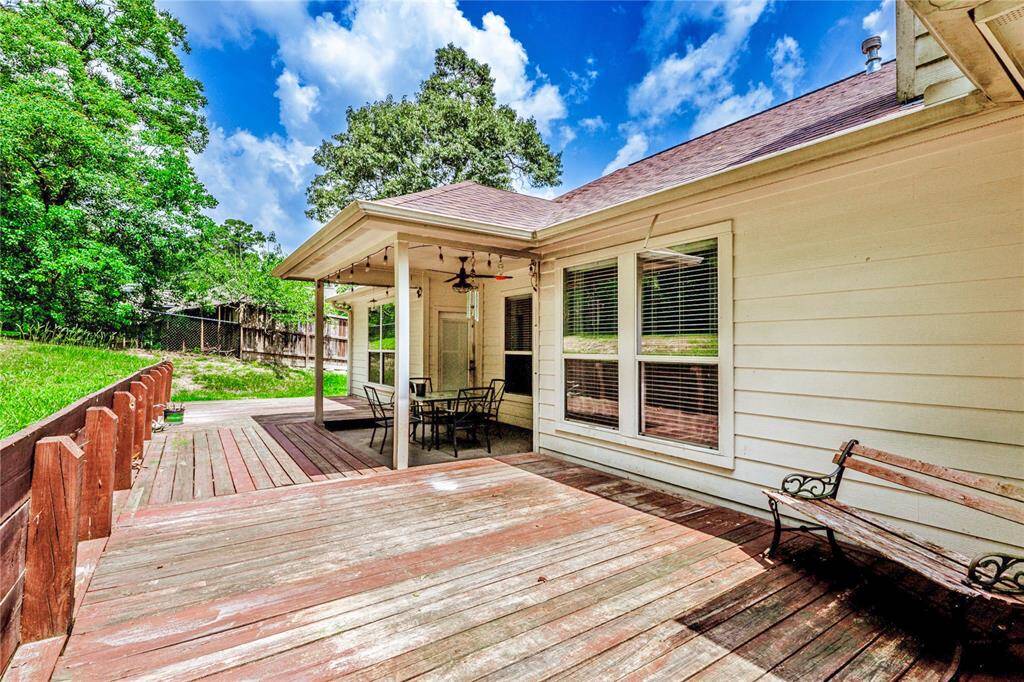 Whether you’re sipping morning coffee or hosting a backyard bash, this spacious deck brings the sunshine, the space, and the perfect setup for outdoor living.