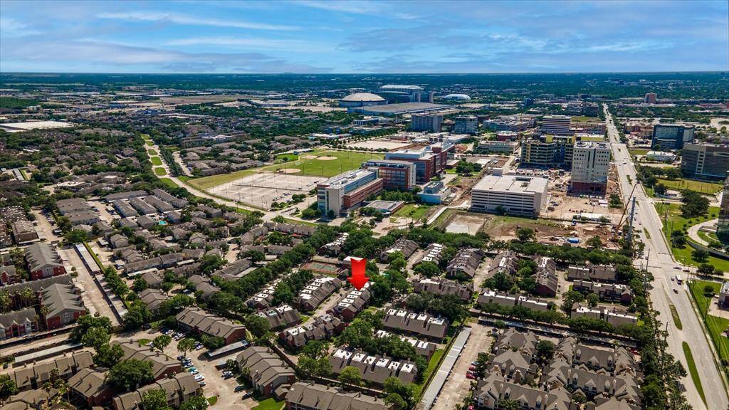 Near Herman Park, Downtown, Rice and Museum District
