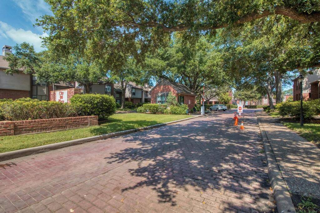 Well established community with manned entry gate