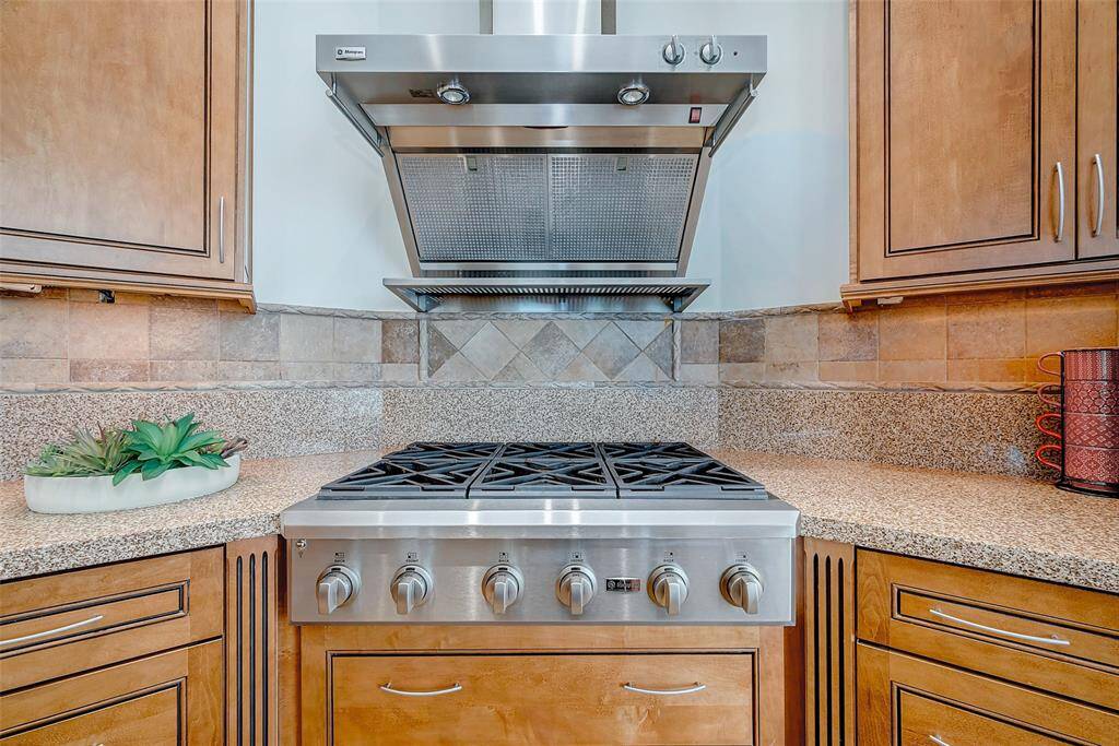 Exclusive to penthouses: enjoy gas appliances, perfect for gourmet cooking and entertaining.