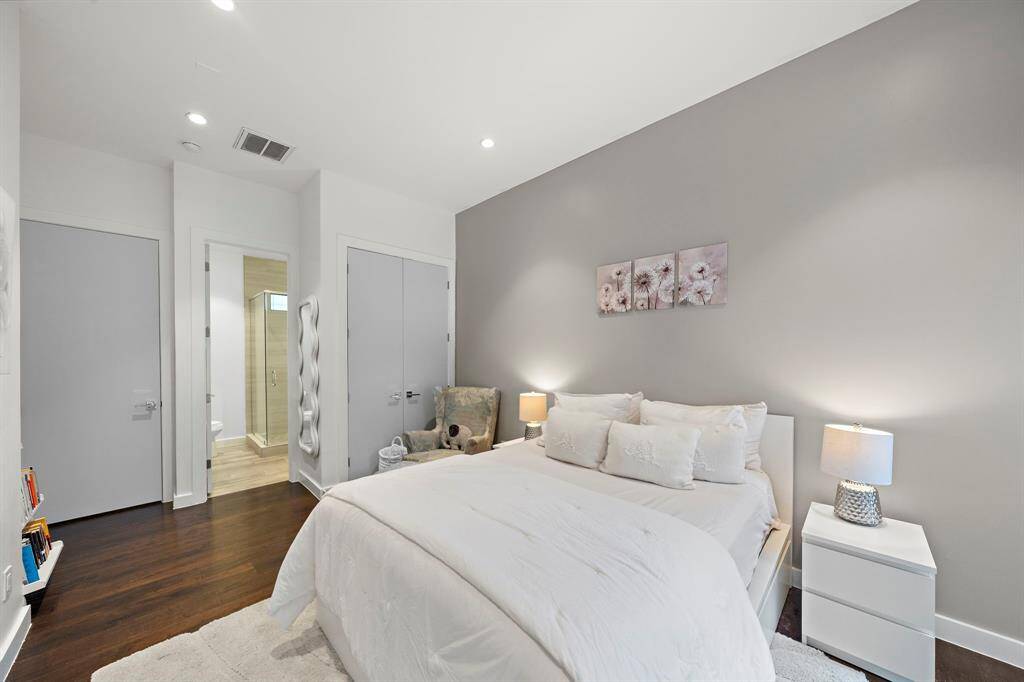 Bedroom - 1st floor
