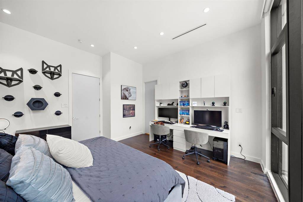 Primary Bedroom - 3rd floor