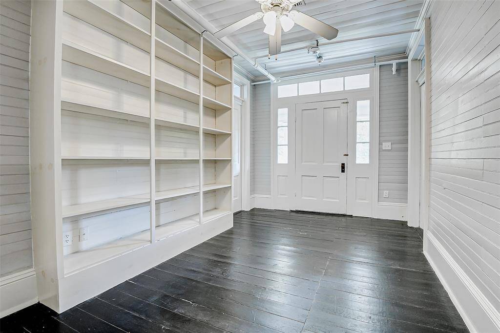 Step through the door to a spacious second-floor balcony, perfect for enjoying fresh air and scenic views. This versatile space can serve as a study, library, or a tranquil retreat.