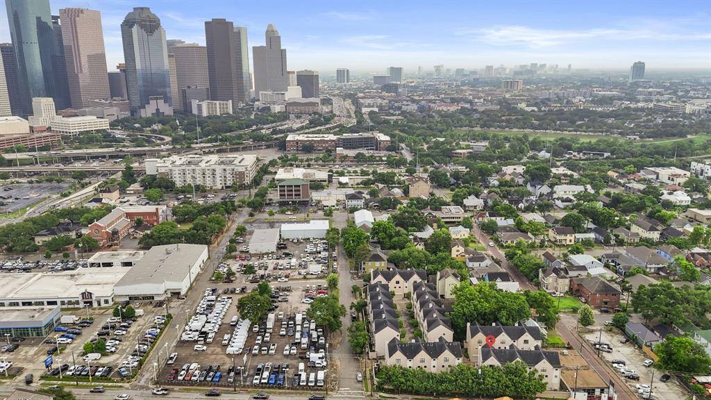Close to Downtown