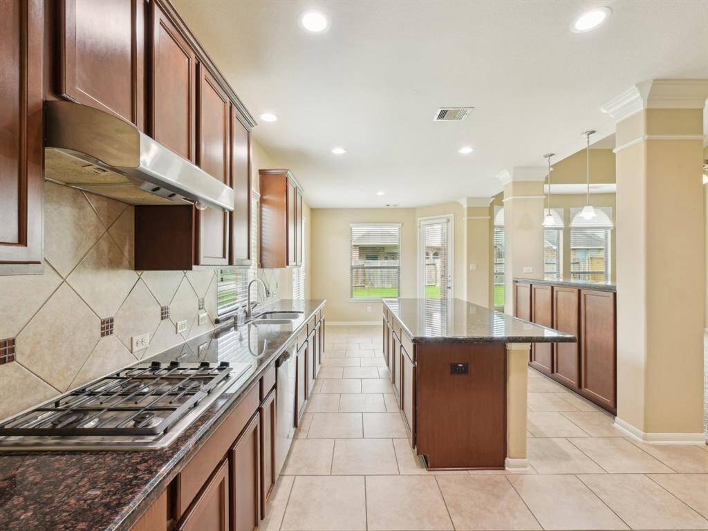 Who doesn't love to cook on a gas cooktop?