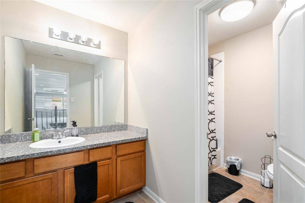 Upstairs Bathroom 2